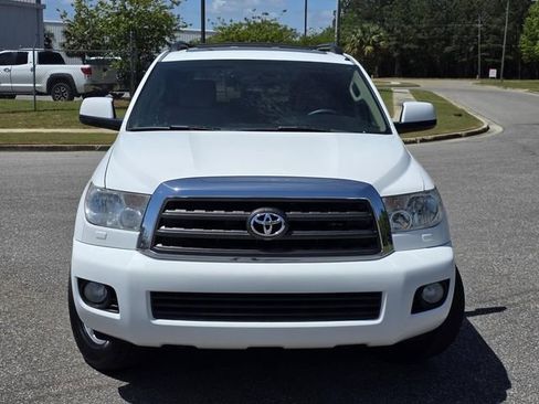 Used 2012 Toyota Sequoia SR5 RWD image 2