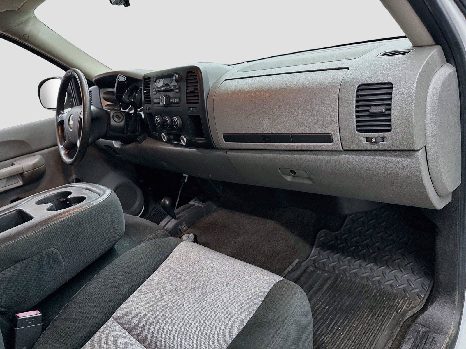 Used 2009 Chevrolet Silverado 2500 W/T AWD/4WD image 18
