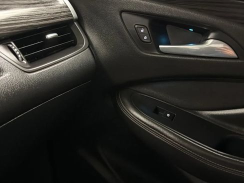 Used 2017 Buick Envision Essence FWD image 15