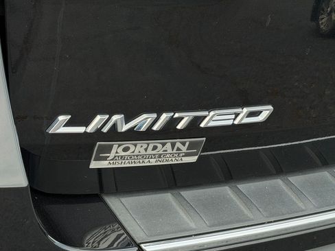 Used 2022 Ford Explorer Limited w/ Equipment Group 301A AWD/4WD image 12