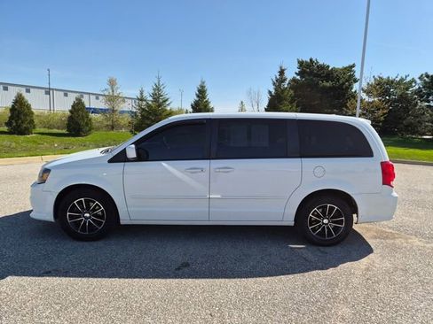Used 2017 Dodge Grand Caravan GT FWD image 8