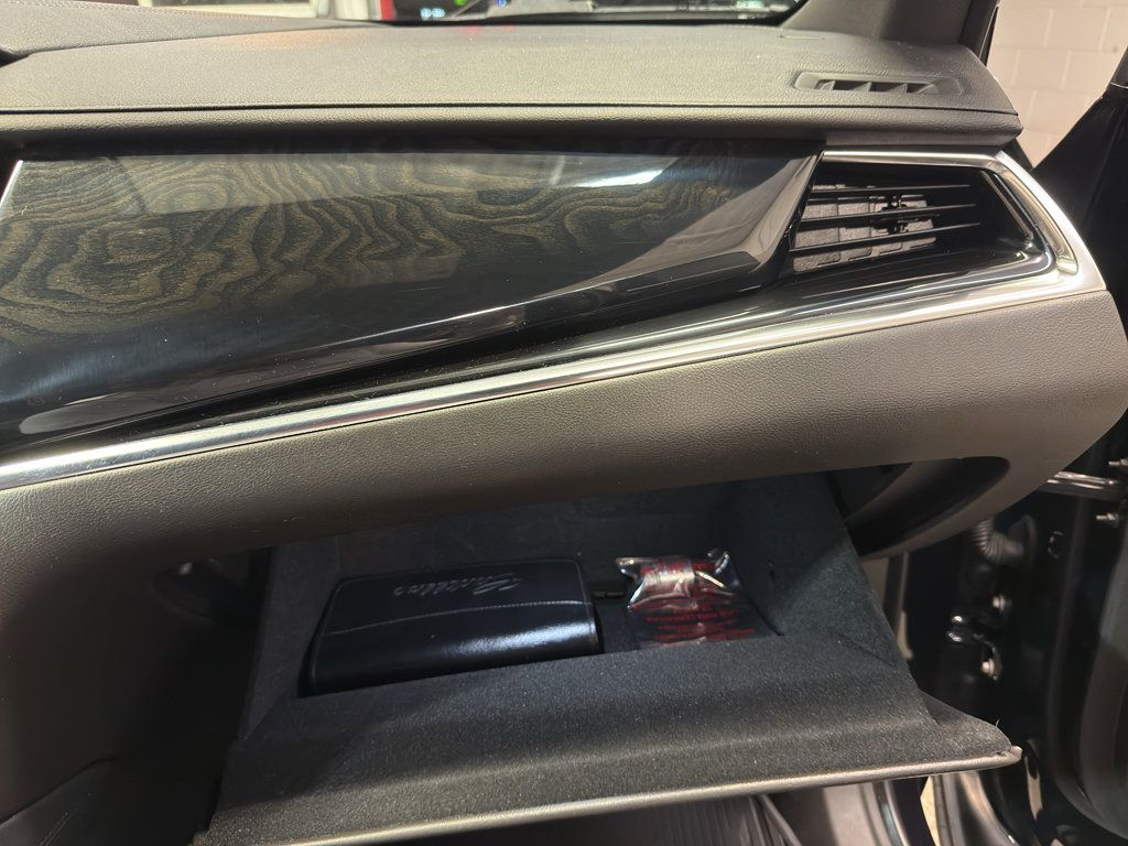 Used 2021 Cadillac XT6 Premium Luxury AWD/4WD image 24