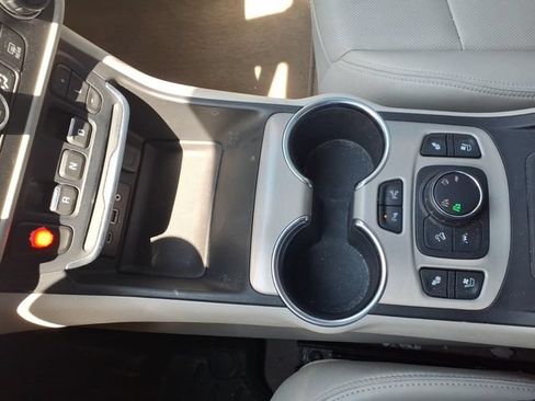 Used 2019 GMC Terrain Denali w/ Advanced Safety Package AWD/4WD image 26