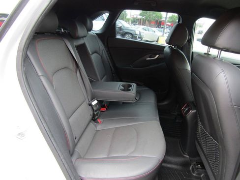 Used 2018 Hyundai Elantra GT Sport FWD image 11