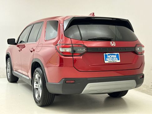 Used 2025 Honda Pilot EX-L image 7