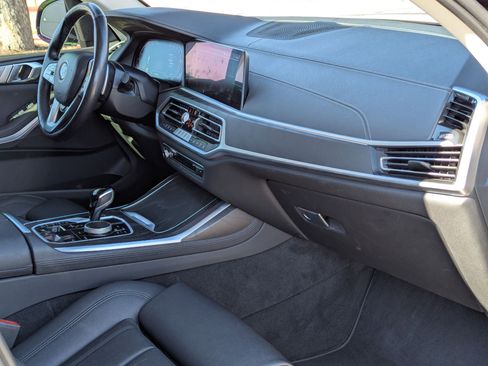 Used 2022 BMW X7 xDrive40i image 28