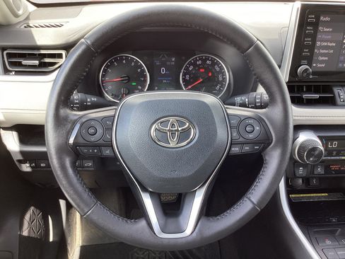 Used 2021 Toyota RAV4 XLE Premium FWD image 18