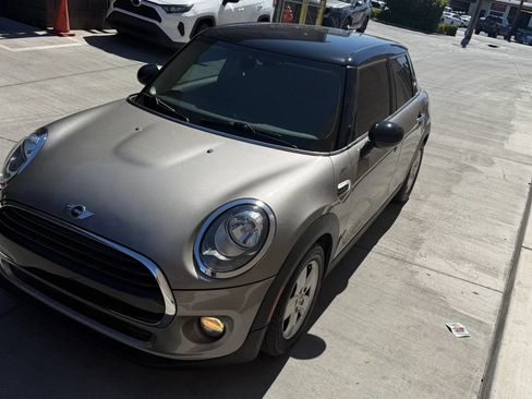 Used 2017 MINI Cooper 4-Door Hardtop FWD image 10