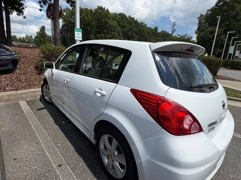 Used 2012 Nissan Versa Hatchback w/ SL Navigation Pkg FWD image 4