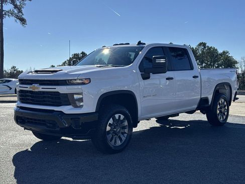 Used 2026 Chevrolet Silverado 2500 Custom w/ Custom Value Package image 5