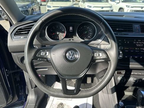 Used 2021 Volkswagen Tiguan SE image 16