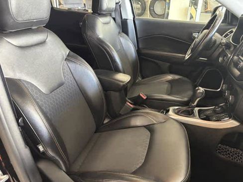 Used 2018 Jeep Compass Latitude w/ Cold Weather Group image 31