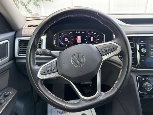 Used 2023 Volkswagen Atlas SE w/ Panoramic Sunroof Package AWD/4WD image 16