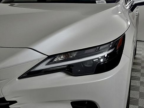 Used 2025 Lexus RX 350 Premium w/ Accessory Package (Z1) FWD image 10