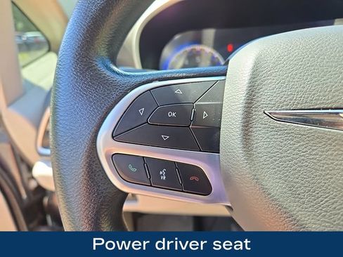Used 2021 Chrysler Pacifica Touring AWD/4WD image 7
