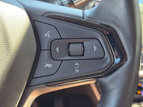Used 2022 Chevrolet Bolt EUV LT w/ Comfort Package FWD image 31