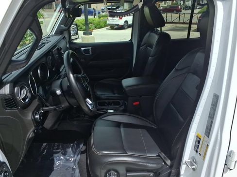 Used 2022 Jeep Wrangler Unlimited Sahara w/ Cold Weather Group AWD/4WD image 26