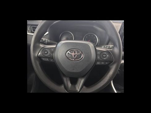 Used 2021 Toyota RAV4 LE AWD/4WD image 14
