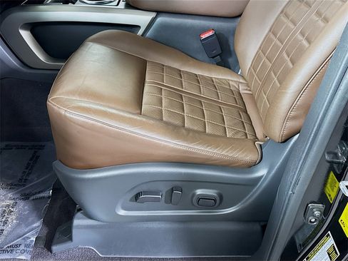 Certified 2023 Nissan Titan Platinum Reserve w/ Moonroof Package image 27