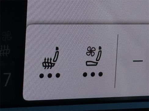 Used 2024 Volkswagen Atlas Peak Edition SE image 18