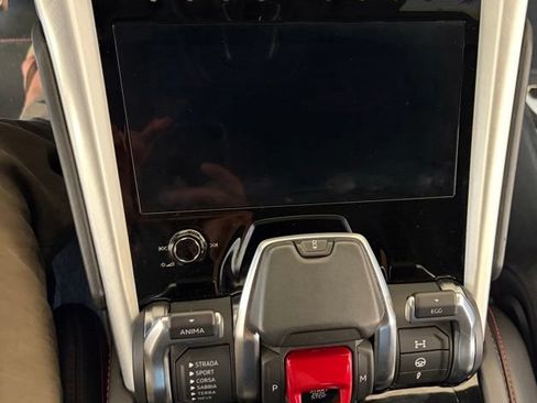 Used 2019 Lamborghini Urus AWD/4WD image 29