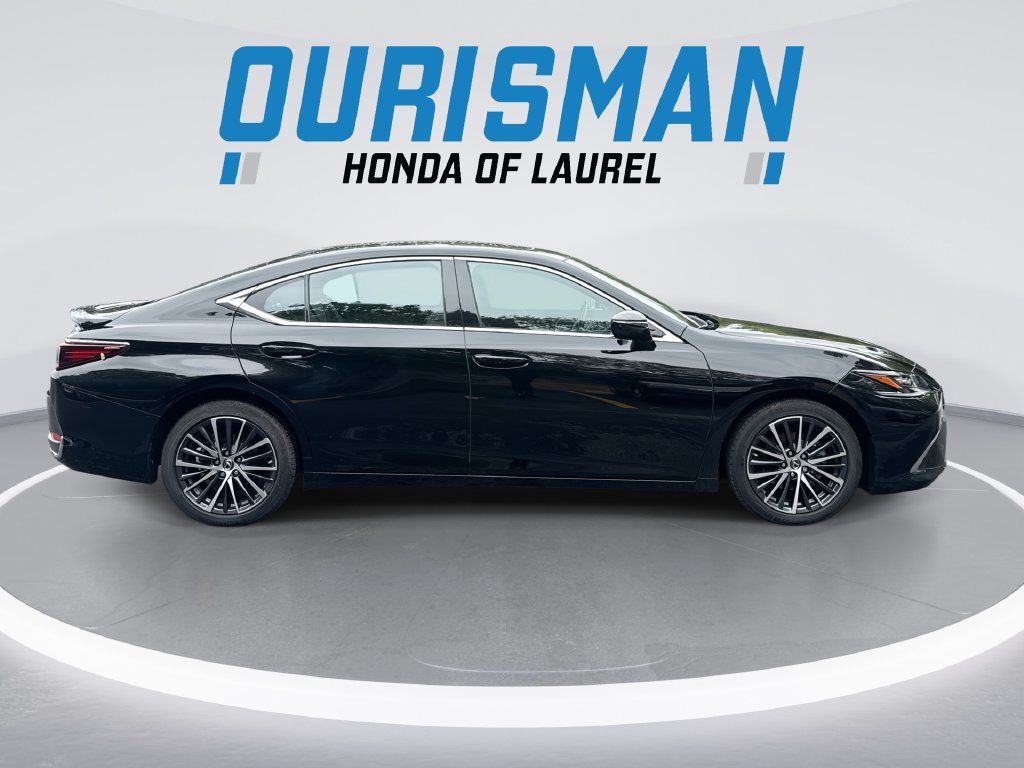 Used 2025 Lexus ES 300h w/ Premium Package FWD image 9