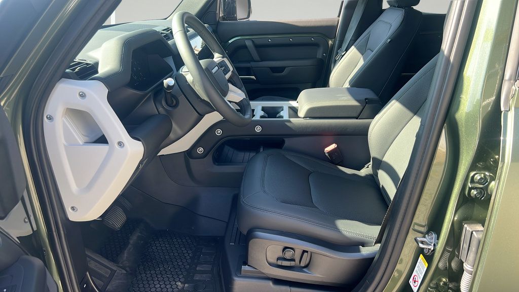 New 2026 Land Rover Defender 110 S AWD/4WD image 5