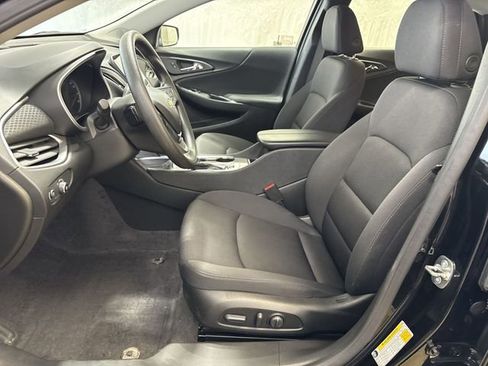 Used 2025 Chevrolet Malibu LT image 10