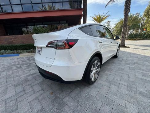 Used 2023 Tesla Model Y Long Range AWD/4WD image 5