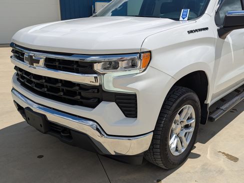 Used 2023 Chevrolet Silverado 1500 LT w/ LPO, Dark Essentials Package AWD/4WD image 6