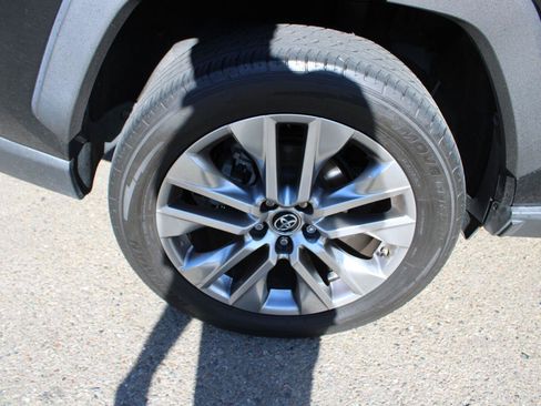 Used 2019 Toyota RAV4 XLE Premium w/ Cold Weather Package AWD/4WD image 11