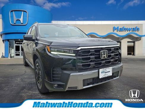 New 2026 Honda Pilot Touring image 2