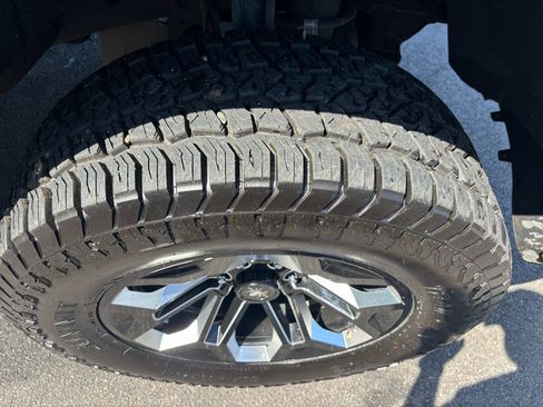 Used 2019 GMC Sierra 1500 SLT w/ SLT Premium Plus Package image 22