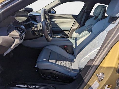 Used 2022 Audi e-tron GT Prestige image 17