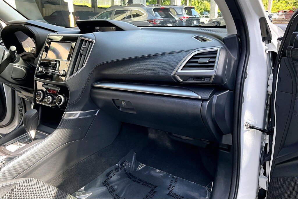 Certified 2024 Subaru Forester Premium AWD/4WD image 11