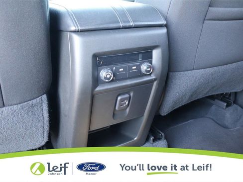 Used 2023 Chevrolet Traverse LT FWD image 32
