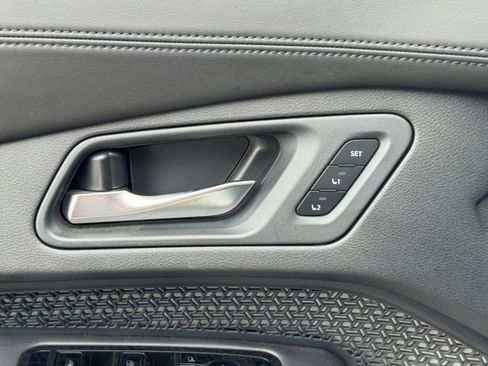 Used 2025 Nissan Ariya FWD image 26