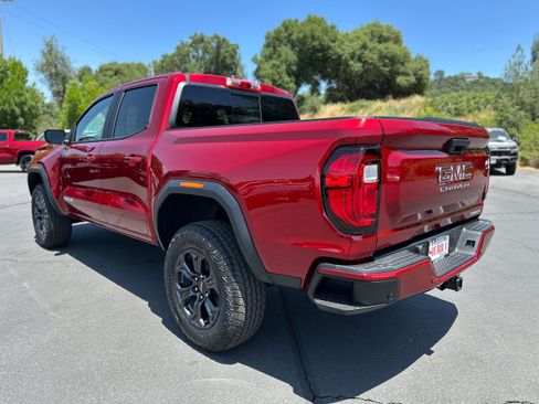 New 2025 GMC Canyon Elevation w/ Convenience Package image 6