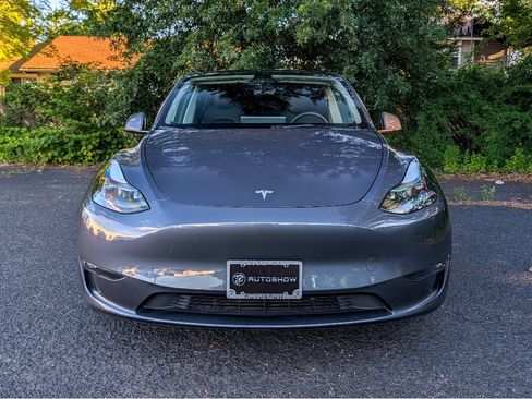 Used 2023 Tesla Model Y Performance AWD/4WD image 2