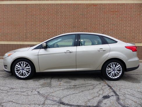 Used 2017 Ford Focus Titanium image 6
