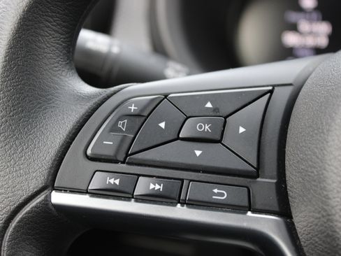 Certified 2024 Nissan Kicks SV image 24