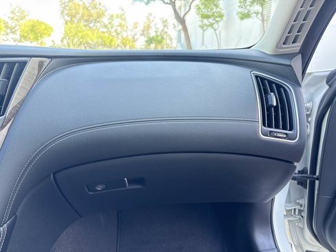 Used 2019 INFINITI Q50 Luxe RWD image 18