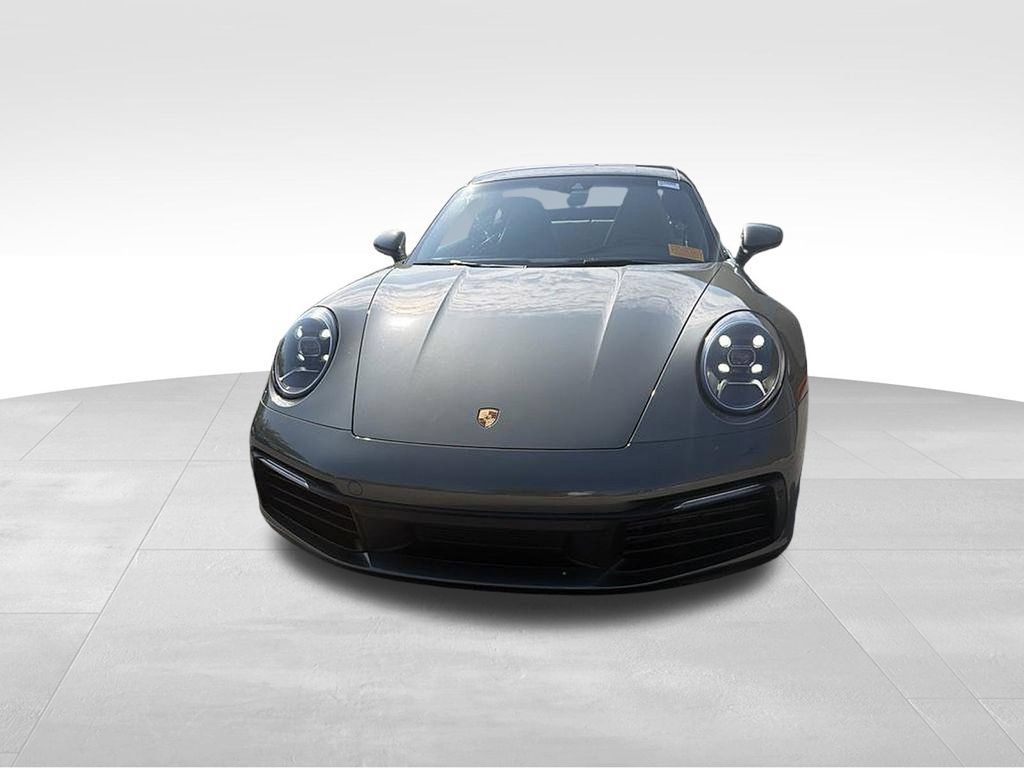 Used 2020 Porsche 911 Carrera RWD image 2