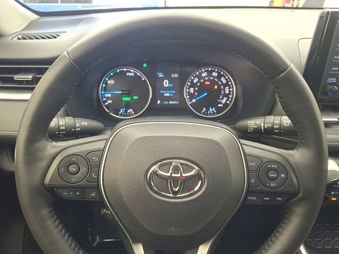 Certified 2022 Toyota RAV4 XLE Premium image 16