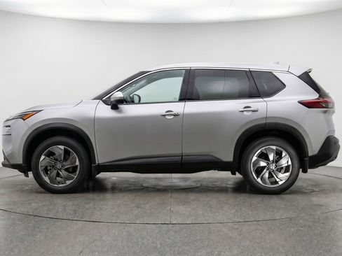 Used 2025 Nissan Rogue SV image 5