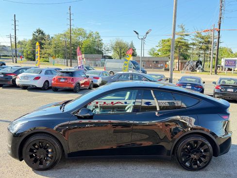 Used 2021 Tesla Model Y Long Range AWD/4WD image 7
