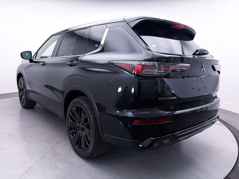 New 2026 Mitsubishi Outlander LE AWD/4WD image 4