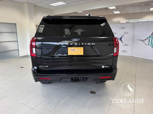 Certified 2025 Ford Expedition Active RWD image 7