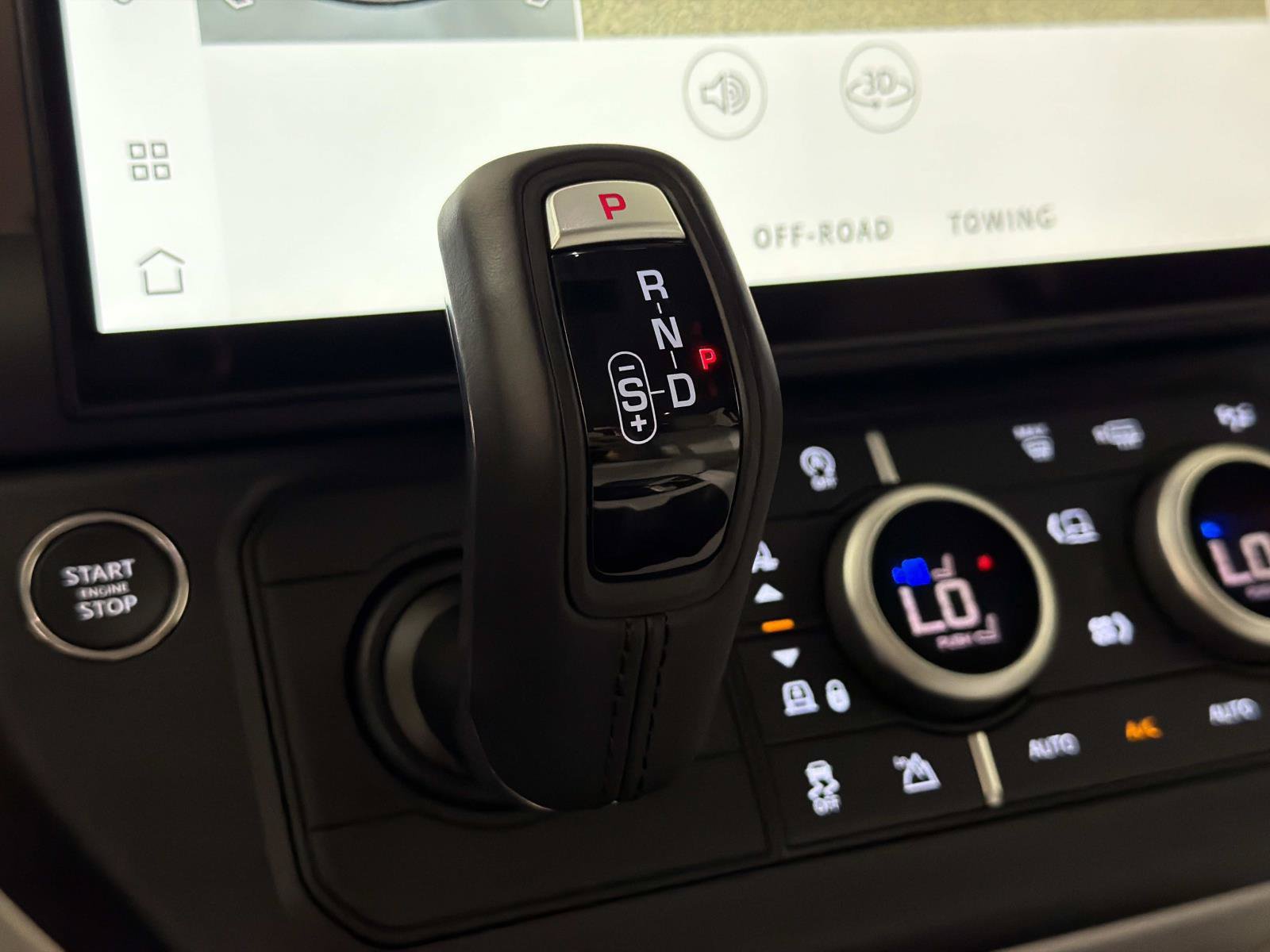 New 2026 Land Rover Defender 110 X-Dynamic SE AWD/4WD image 26