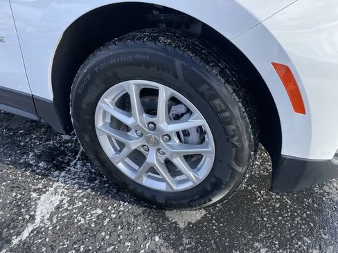 Used 2024 Chevrolet Equinox LT image 3